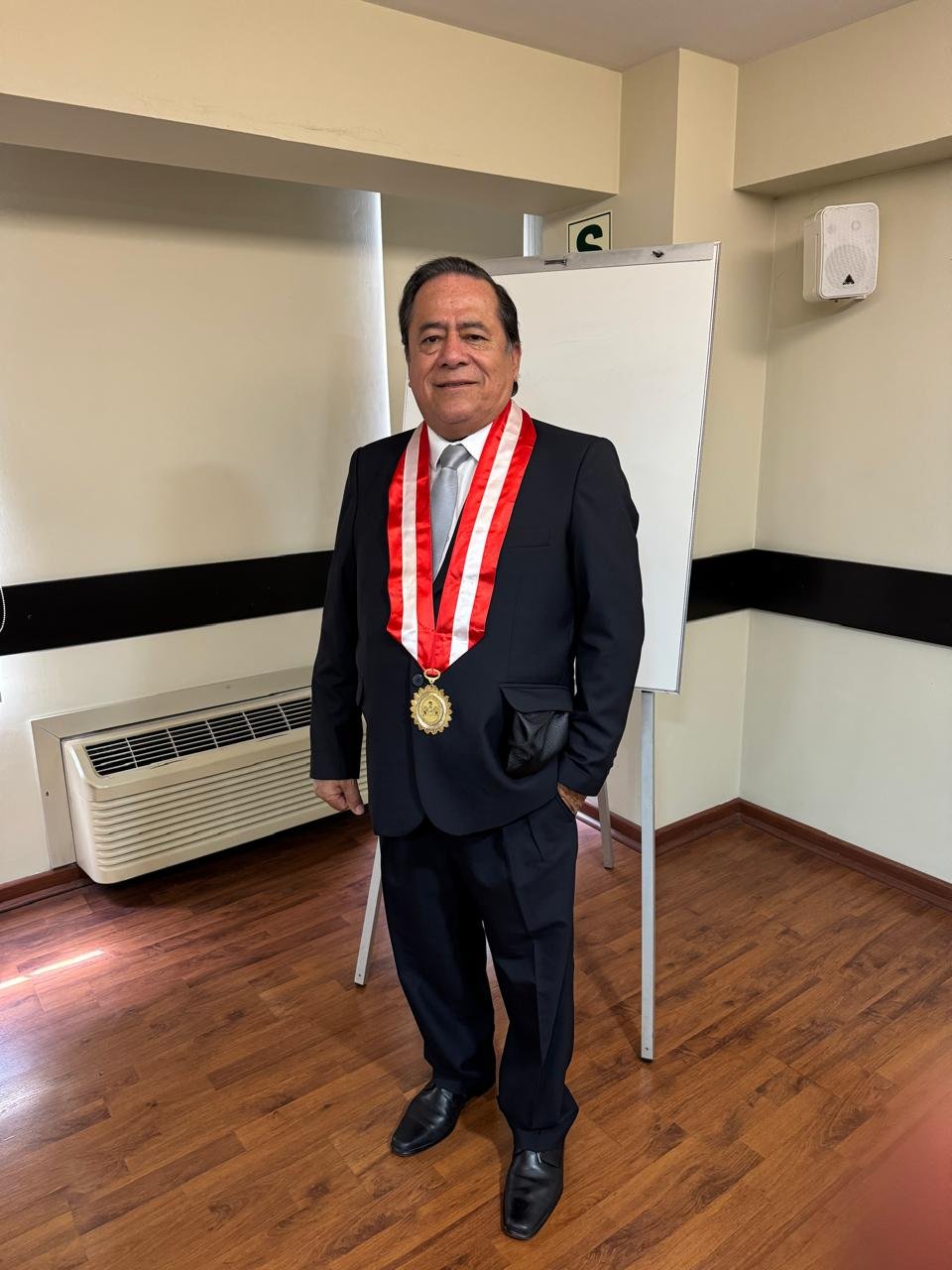 Dr. Javier Gonzalo Lopez Y Morales