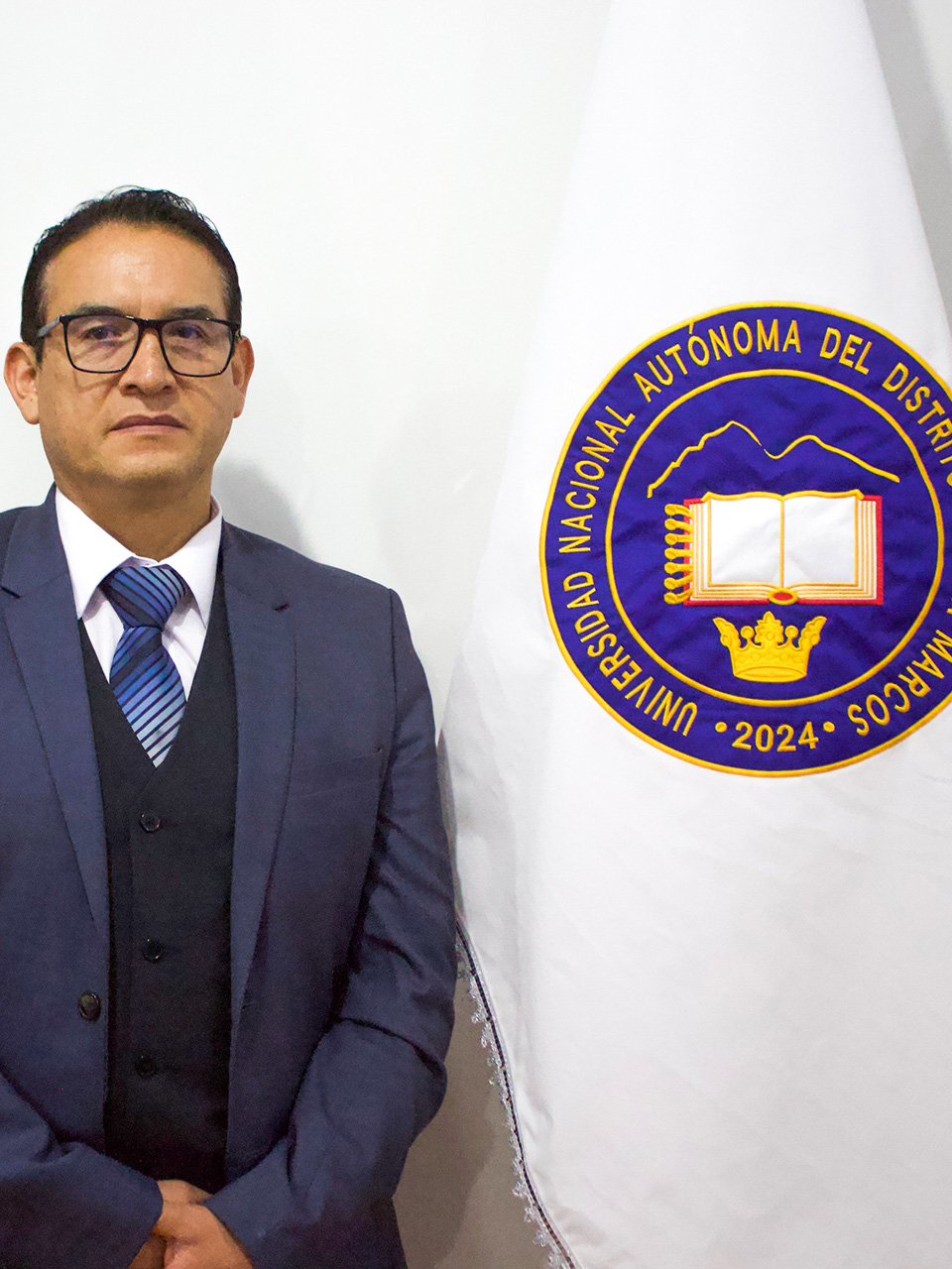 Dr. Johnny Walter Carbajal Jimenez